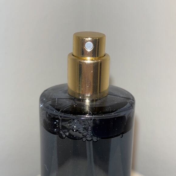 Sand + Fog Coastal Cashmere Room Spray Fabric Linen 100ml Blue Glass Bottle NEW - Picture 4 of 5